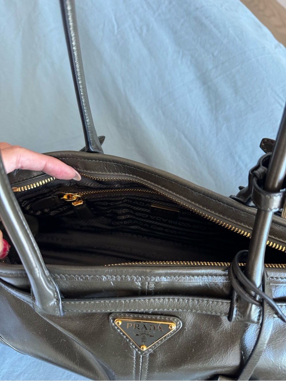 **Brand New with Tags** Prada Medium Bonnie in Forest/Selva, Gold Hardware - Picture 8 of 10